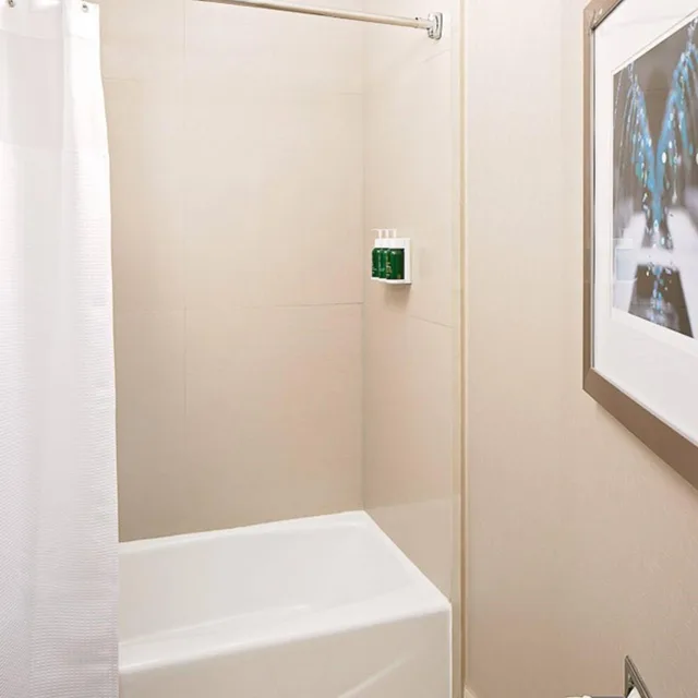 جناح بسريرين كوين مع سرير سحّاب إضافي مع أريكة بحوض استحمام لذوي الإعاقة، SpringHill Suites by Marriott El Paso 3/4