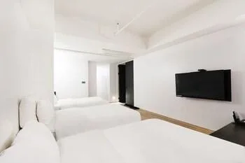 Family, King Bed, Hotel 498 1/1
