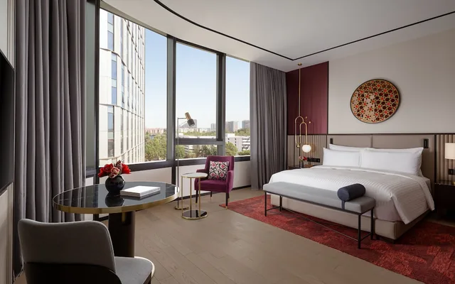 جناح جونيور بسرير كينج مع دخول صالة النادي، InterContinental Tashkent, an IHG Hotel 3/5