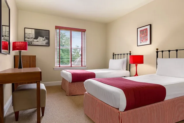 3 Bedrooms, Lodge, Twin Beds, 2 King Beds, Sofa, Duchally Hotel and Country Estate 1/3