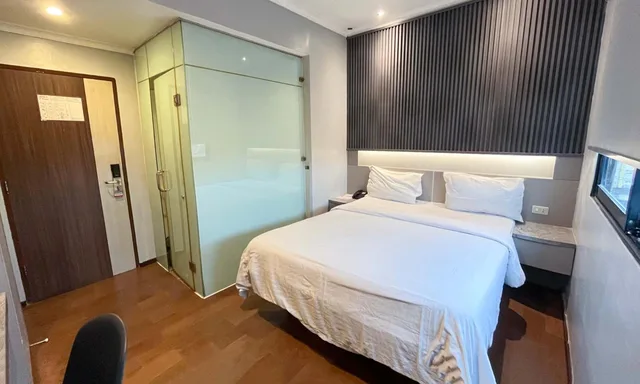 غرفة ديلوكس بسرير مزدوج أو سريرين منفصلين، G Hotel Pontianak 2/8