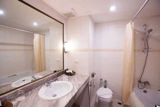 غرفة تنفيذية بسرير كوين، The Tarntawan Hotel Surawong Bangkok 9/10