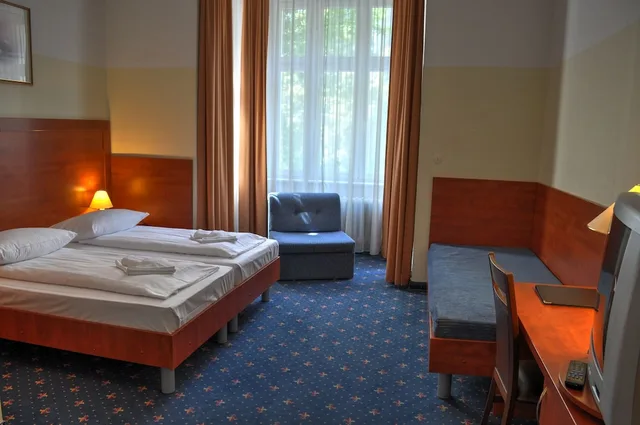 غرفة قياسية ثلاثية بثلاثة أسرّة، Hotel Europa City 3/5