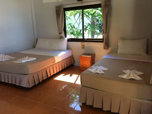 بنغل كومفورت بسرير مزدوج وسرير فردي بإطلالة على الشاطئ، Pen S Bungalow 2/4