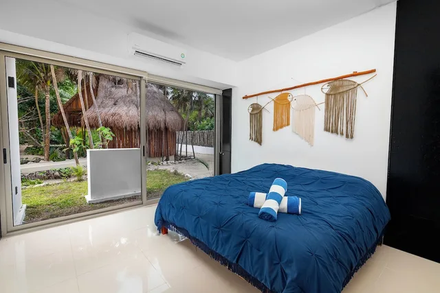 2 Bedrooms, Luxury, Apartment, 2 King Beds, Sea View, Sofa, Angelina 28 Beachfront by Nah Hotels 2/3