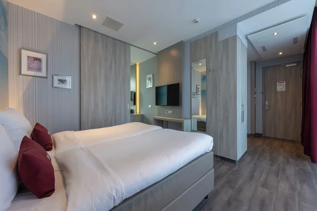غرفة عائلية بسرير كينج وسريرين منفصلين، Ramada by Wyndham The Hague Scheveningen 1/9
