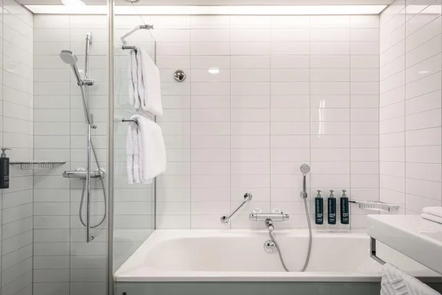 غرفة مفردة، Hilton Helsinki Airport 9/11