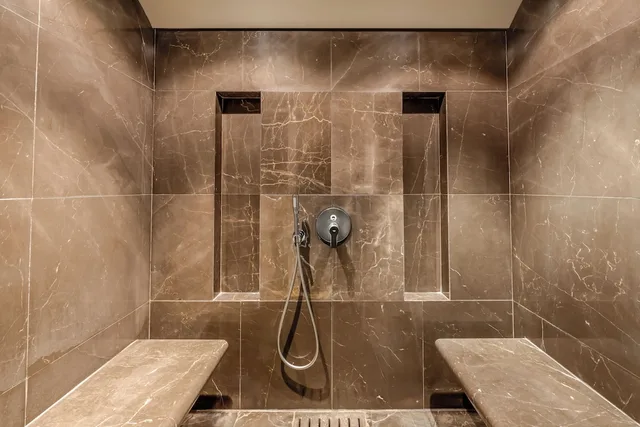 جناح ملكي بسرير مزدوج، Movenpick Hotel Beirut 6/7