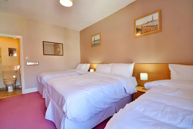 غرفة عائلية، Royal Oakwell Hotel 2/10