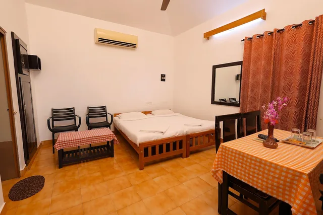 فيلا بإطلالة على البحيرة، Illikkalam Lakeside Cottages 1/3