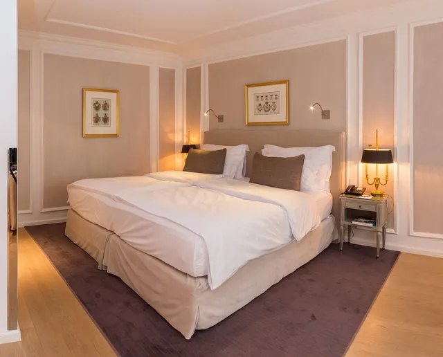 جناح جونيور بسرير كينج، Munchen Palace 1/2