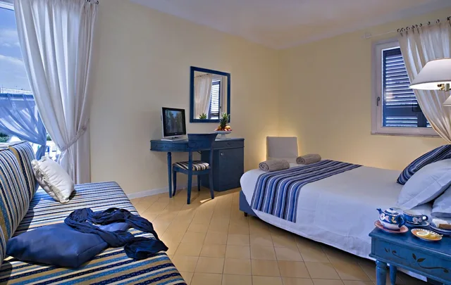 غرفة كلاسيكية بسرير مزدوج أو سريرين منفصلين بإطلالة على البحر، Terme Mare Blu 5/8