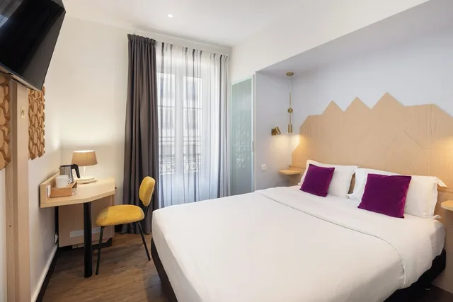 غرفة سوبيريور بسريرين منفصلين أو سرير مزدوج، Hotel Florence Nice 2/10