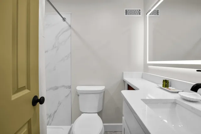 Renovated, 2 Double Beds، Lamie S Inn And the Old Salt Restaurant 6/8
