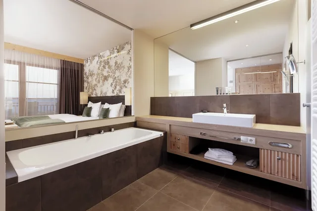 غرفة قياسية بسرير كينج مع أريكة، Chalet Mirabell 2/3