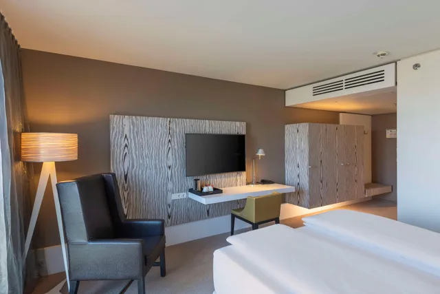 غرفة بسرير كينج، Doubletree by Hilton Vienna Schonbrunn 4/13