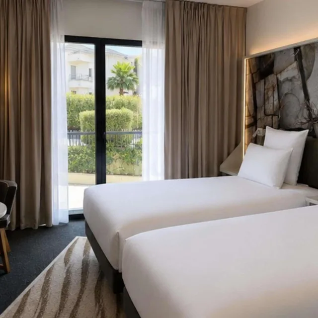 غرفة كومفورت بسريرين منفصلين، Hotel Mercure Bastia Biguglia 1/10