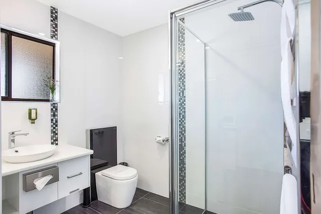 غرفة قياسية بسرير كوين وسريرين منفصلين، Comfort Inn May Park 4/5