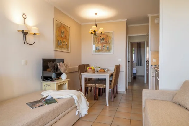 1 Bedroom, Apartment, Double Bed, 2 Sofa, Balcony or Terrace، Maeva Particuliers Les Restanques Du Golfe de Saint Tropez 4/10