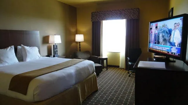 Standard, Holiday Inn Express Hotel And Suites George West 1/1
