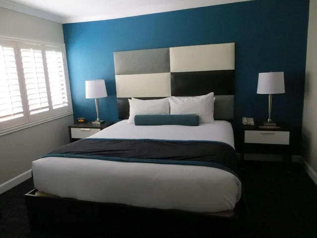 جناح بسرير كينج مع أريكة بحوض جاكوزي، Best Western Plus Casino Royale–Center Strip 3/3