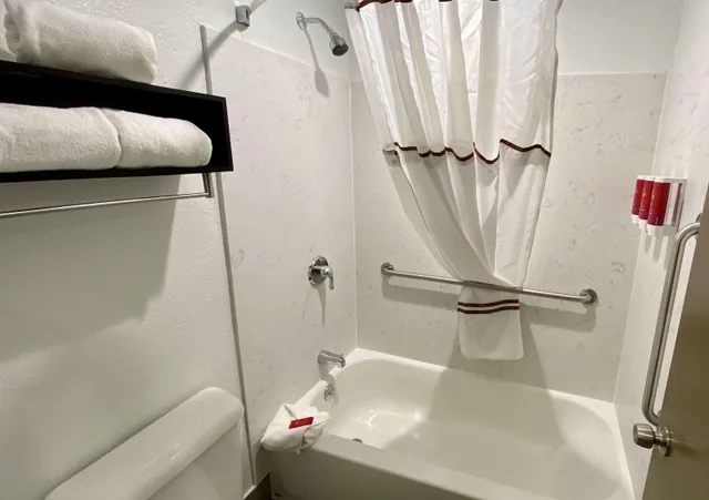 غرفة رباعية بسرير كوين، SureStay Hotel by Best Western Santa Cruz 6/6