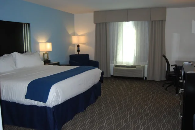 Suite, King Bed, Extra Floor Space, Holiday Inn Express Suites Springville South Provo Area 2/6