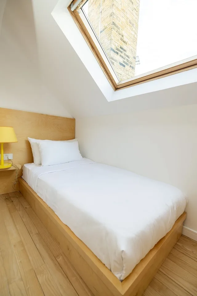 غرفة عائلية بسرير مزدوج وسرير فردي، Limehouse Library Hotel 3/8
