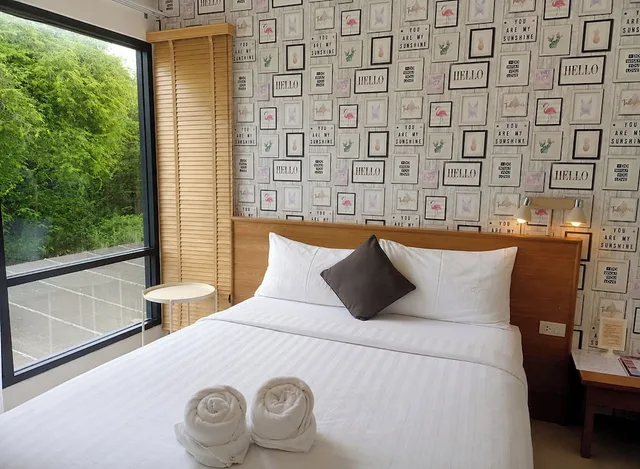 Room, Queen Bed, Small, Palmari Boutique Hotel 2/8