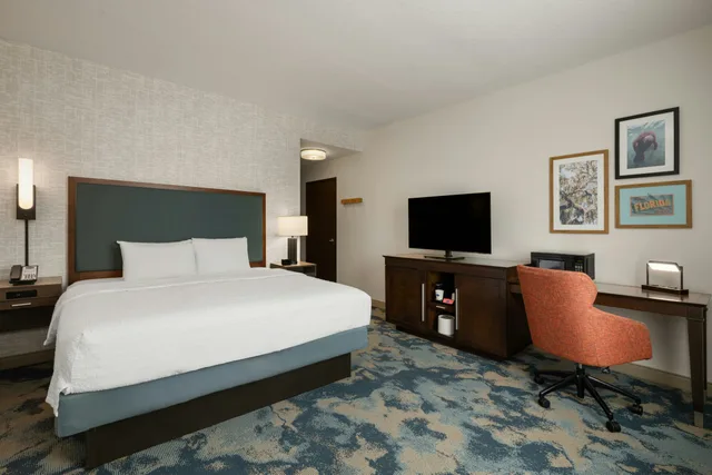 Room, King Bed, Accessible, Hampton Inn Suites Deland 7/10
