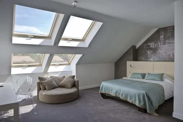Junior Suite, King and Twin Beds, River View, Attic، Best Western Plus Villa Saint Antoine Hotel & Spa 1/3