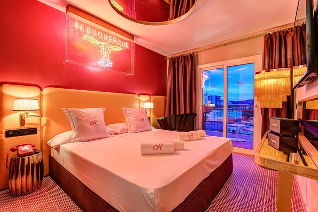 غرفة بسريرين منفصلين، Romeos Ibiza - Adults Only 3/10