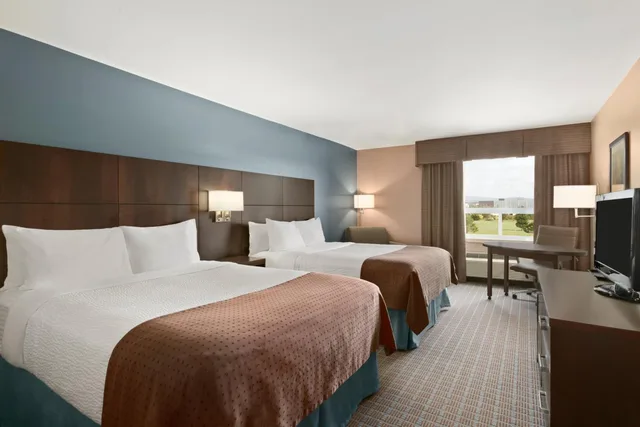 غرفة بسرير كينج وسريرين كوين، Days Inn Stephenville 4/10