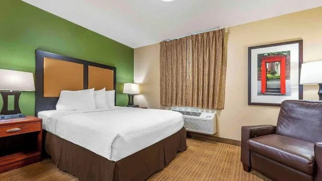 1 Queen Bed - Mobil Access Tub Nsmk Kitchen، Studio 6 Extended stay Florence, KY - Meijer Dr./Cincinnati 3/10