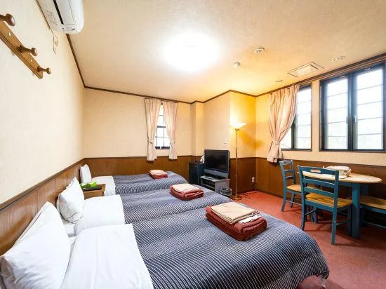 Room, Triple, Mountain View, Bathtub, Hotel Euro City 2/2