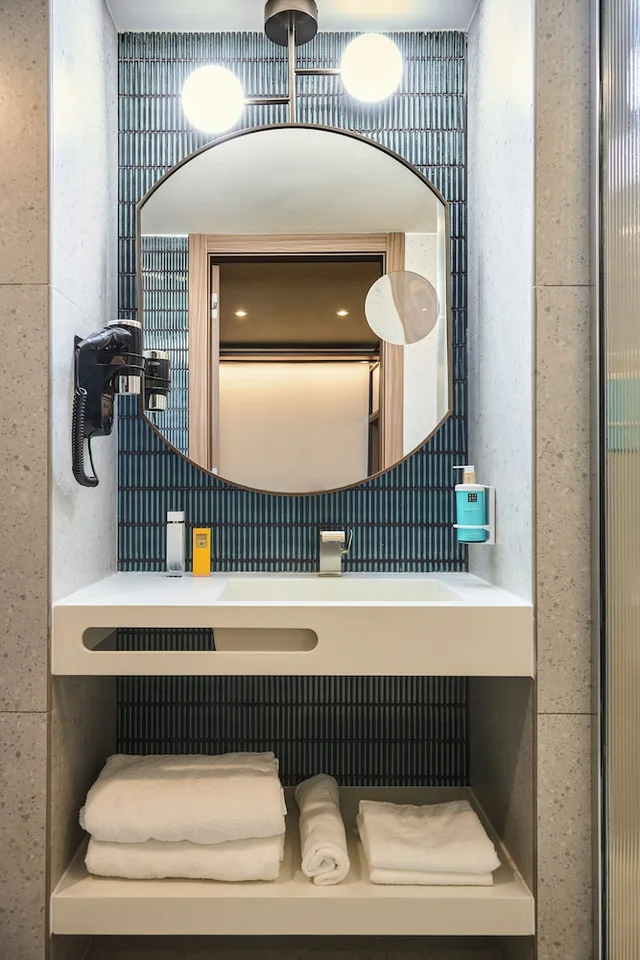 Standard, Double Bed, Sofa, Novotel Malta Sliema 6/7