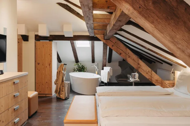 Family, Queen Bed, Boutique Hotel Waldegg Horw 1/1