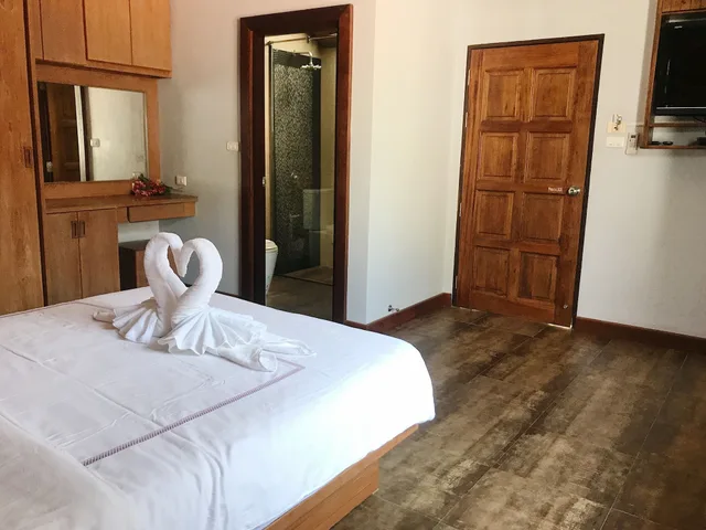 غرفة قياسية بسرير كوين بإطلالة على المسبح، The Nest Samui 1/4