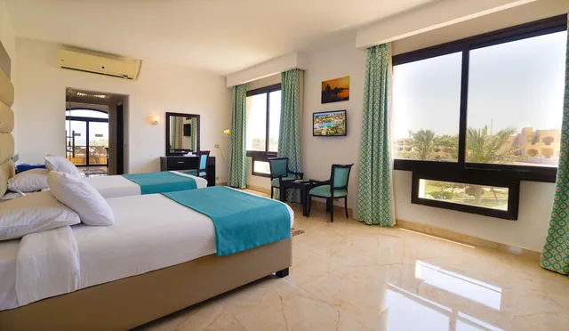 غرفة عائلية بسرير مزدوج بإطلالة على البحر، Blend Elphistone Resort Marsa Alam 3/4