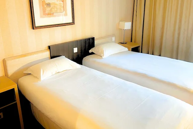 غرفة كلاسيكية بسريرين منفصلين، Hotel Inn Paris CDG Airport 1/7
