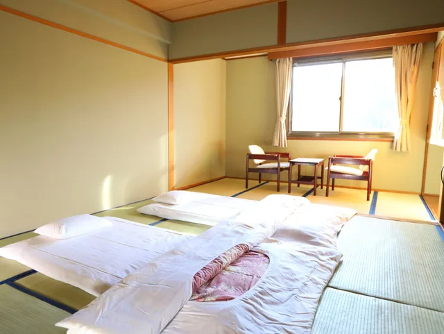 غرفة تقليدية بفرشتي فوتون بإطلالة على الجبل بحمام خاص، Shigakogen Hotel Ichibokaku 1/1