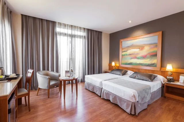 غرفة بريميوم مفردة بسرير مزدوج، Catalonia Excelsior 1/10