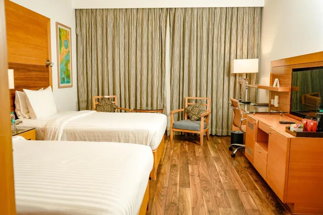 Deluxe, Twin Beds, Courtyard By Marriott Gurugram Downtown 8/10
