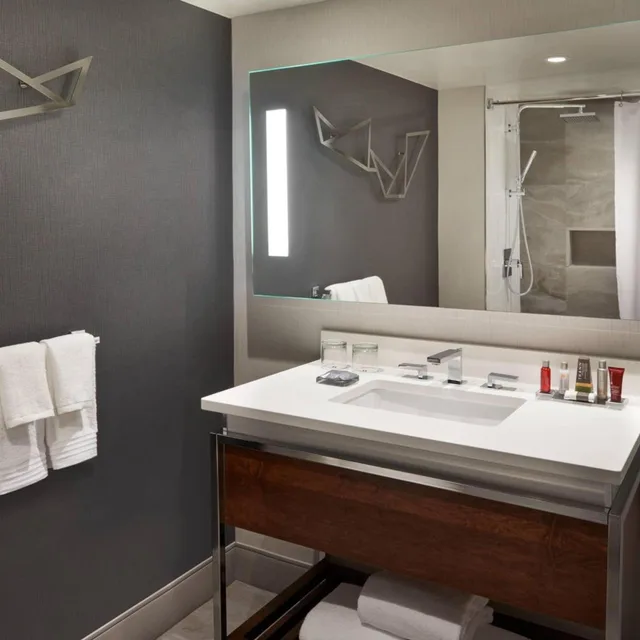 غرفة بسريرين مزدوجين، Toronto Marriott City Centre Ex Renaissance Toronto Hotel 12/14