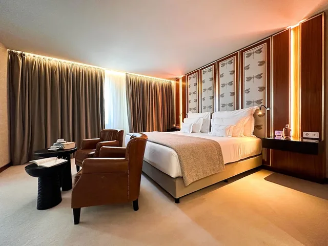 غرفة ديلوكس بسرير كينج، Wine And Books Porto Hotel 1/3