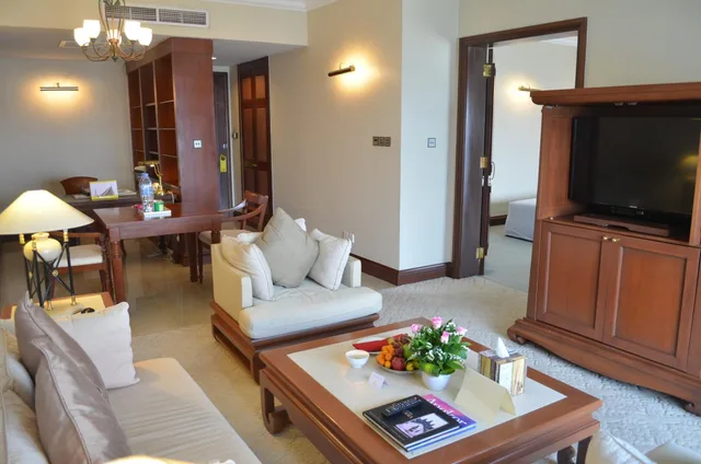 Executive, Suite, King Bed, Cambodiana Hotel 8/10