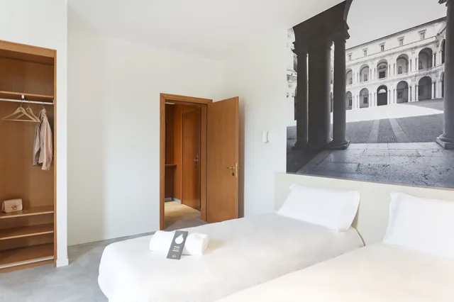 غرفة قياسية رباعية بسرير كوين وسريرين منفصلين، B&B Hotel Modena 10/10