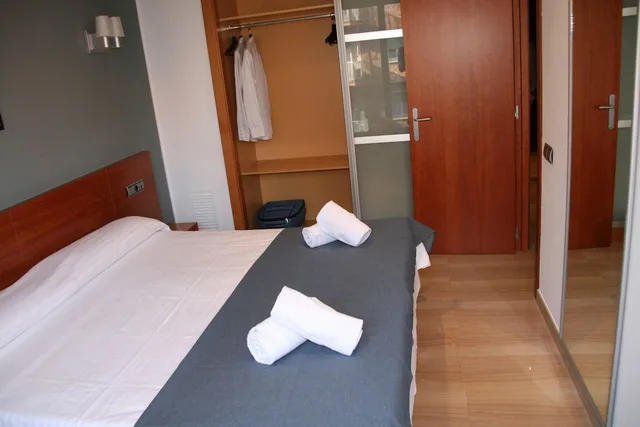2 Bedrooms, City, Apartment, 1 King and 1 Single Beds، APARTAMENTS INDEPENDENCIA 2/6