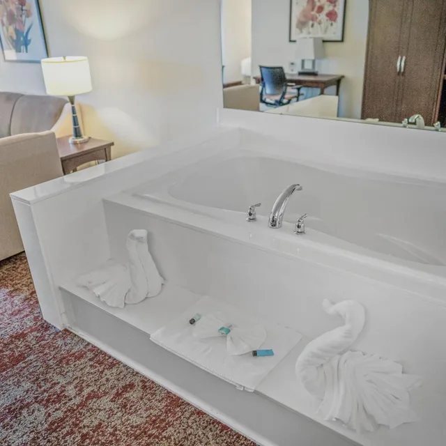 غرفة بسرير كينج بجاكوزي، Crystal Inn Hotel & Suites Salt Lake City 6/9