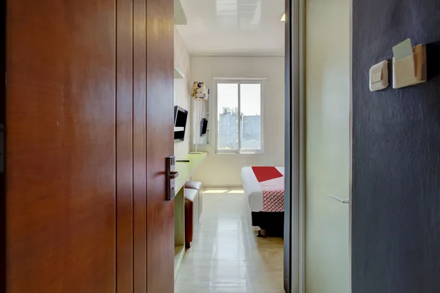 جناح بسرير مزدوج، Capital O 4002 Aleander Hotel 7/8